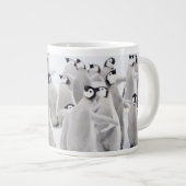 Niedliche Kleintiere | Kaiser Penguin Chicks Jumbo-Tasse (Vorderseite Rechts)