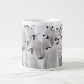Niedliche Kleintiere | Kaiser Penguin Chicks Jumbo-Tasse (Vorderseite)