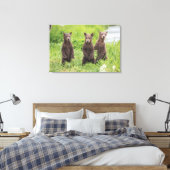 Niedliche Kleintiere | Kamchatka Brown Bear Cubs Leinwanddruck (Insitu (Schlafzimmer))