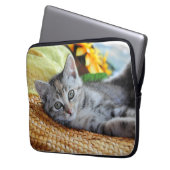 Niedliche Kleintiere | Kitten Lounges Laptopschutzhülle (Vorderseite Links)