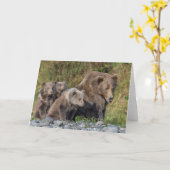 Niedliche Kleintiere | Kodiak Mama Bear & Cubs Karte (Gelbe Blume)