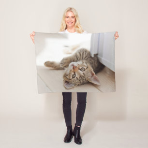 Niedliche Kleintiere   Kurzhaar Tabby Kitten Fleecedecke
