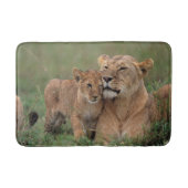 Niedliche Kleintiere | Lion Cub & Mother Badematte (Vorderseite)