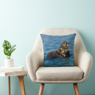 Niedliche Kleintiere   Mutter und Baby Sea Otter Kissen