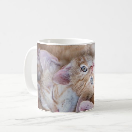 Niedliche Kleintiere | Orange Kitten Pile Kaffeetasse (Vorderseite Links)