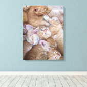 Niedliche Kleintiere | Orange Kitten Pile Leinwanddruck (Insitu (Holzboden))