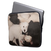 Niedliche Kleintiere | Pile von Welpen Laptopschutzhülle (Vorderseite Links)