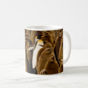 Niedliche Kleintiere Pinguin unter Jugendlichen Kaffeetasse