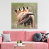 Niedliche Kleintiere | Red Fox Kits Locking Schwan Leinwanddruck (Insitu (Wohnzimmer))