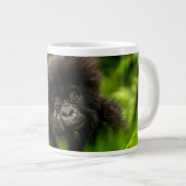 Niedliche Kleintiere | Säugling Gorilla Jumbo-Tasse (Vorderseite Rechts)