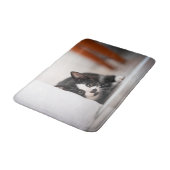 Niedliche Kleintiere | Schwarze und weiße Kätzchen Badematte (Schrägansicht)