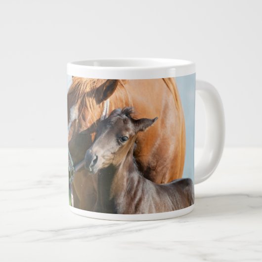 Niedliche Kleintiere | Schwarzer Fohlen mit Mama Jumbo-Tasse (Vorderseite Rechts)