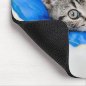 Niedliche Kleintiere | Tabby Kitten im Spieltunnel Mousepad (Ecke)