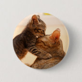 Niedliche Kleintiere | Tabby Kitten Kiss Button (Vorderseite)