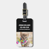 Niedliche Kleintiere | Tabby Kitten Rainbow Scarf Gepäckanhänger (Vorderseite vertikal)