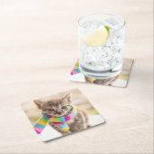 Niedliche Kleintiere | Tabby Kitten Rainbow Scarf Rechteckiger Pappuntersetzer (Vor Ort)