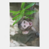 Niedliche Kleintiere | Überraschender Schneeaffe Geschirrtuch (Vertikal)