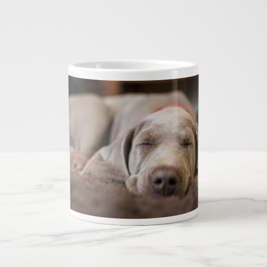 Niedliche Kleintiere | Weimaraner Welpenschlafen Jumbo-Tasse (Vorderseite)
