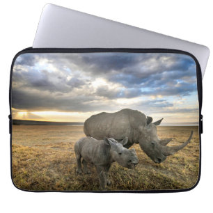 Niedliche Kleintiere Weißer Rhino und Kalb Laptopschutzhülle