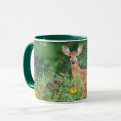 Niedliche Kleintiere | White Tails Deer in Daisies Tasse (Vorderseite Links)