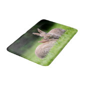 Niedliche Kleintiere | Wilde Bunny Rabbits Badematte (Schrägansicht)