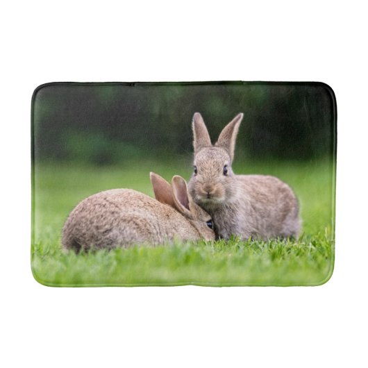 Niedliche Kleintiere | Wilde Bunny Rabbits Badematte (Vorderseite)