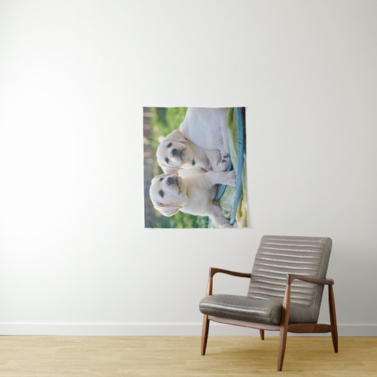 Niedliche Kleintiere | Yellow Labrador Retrievers Wandteppich (Beispiel)