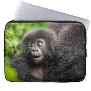 Niedliche Kleintiere   Young Mountain Gorilla Laptopschutzhülle