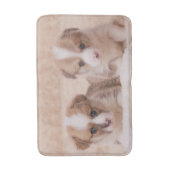 Niedliche Kleintiere | Zwei Corgi Welpen Badematte (Vorderseite Vertikal)