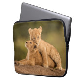 Niedliche Kleintiere | Zwei Lion Cubs Laptopschutzhülle (Vorderseite Links)