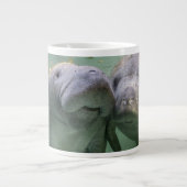 Niedliche Kleintiere | Zwei Manatees Jumbo-Tasse (Vorderseite)
