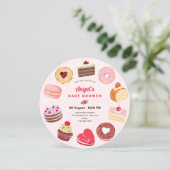 Niedliche Kuchen Babydusche Einladung (Stehend Vorderseite)