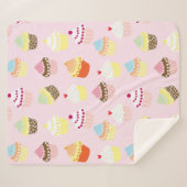 Niedliche Kuchen-Nahrung mit rosa Sherpadecke (Vorderseite (Horizontal))