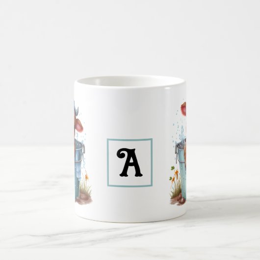 Niedliche Kuh in einem Eimer Monogram Farm Persona Kaffeetasse (Mittel)