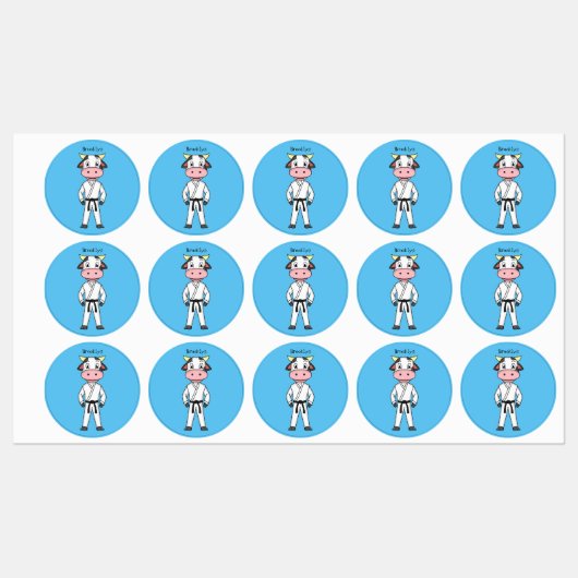 Niedliche Kuh in Kung Fu Anzug Cartoon Etiketten (Blatt)