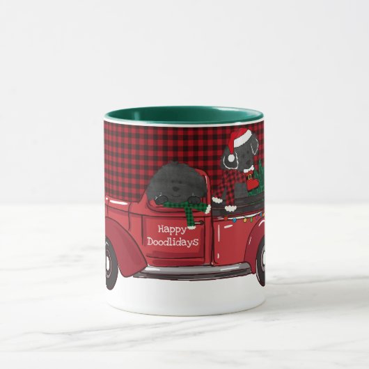 Niedliche Labradoodles Roter Weihnachtswagen Tasse (Zentrum)