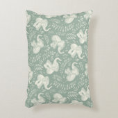 Niedliche lachende Elefanten in Cream und Sage Gre Dekokissen (Vorderseite(Vertikal))