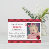 Niedliche Ladybug, Rot und Schwarz Polka Geburtsta Einladung (Stehend Vorderseite)