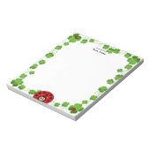 Niedliche Ladybug- und Clover-Blätter Einfach Notizblock (Rotiert)