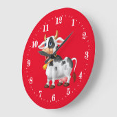 niedliche Landkuh liebt große Uhr (Winkel)