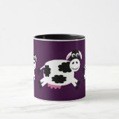Niedliche laufende Kühe lila u. schwarze Tasse (Zentrum)
