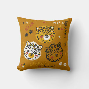 Niedliche Leopard Katze Gesicht Zeichnend. Little Kissen