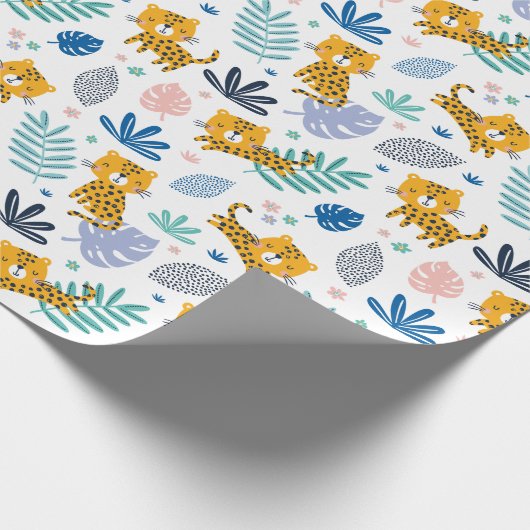 Niedliche Leoparden mit weißen Dschungelblättern Geschenkpapier (Ecke)
