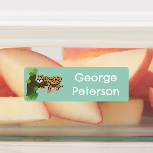 Niedliche Leoparden schlafen in Cartoon Bäume pers Etiketten (Befestigt)