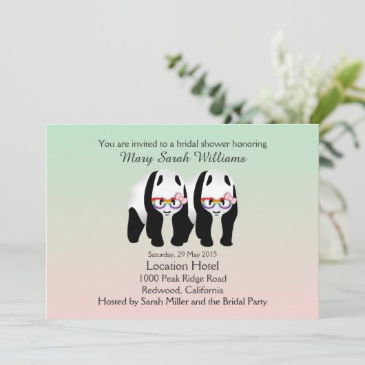Niedliche Lesbian Pandas Bear Bridal Dusche Einlad Einladung (Stehend Vorderseite)