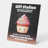 Niedliche L'il Cupcake Sprinkles Baby Dusche Willk Sockelschild (Vorderseite)