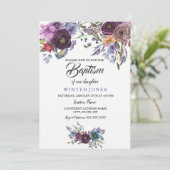 Niedliche Lila Bloral Winter Baby Taufe einladen Einladung (Stehend Vorderseite)