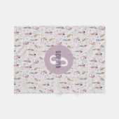 Niedliche Lila Gymnastik Muster Monogram Kids Fleecedecke (Vorderseite (Horizontal))