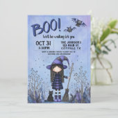 Niedliche Lila Hexe Kids Halloween Einladung (Stehend Vorderseite)