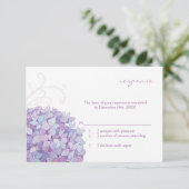 Niedliche Lila Hydrangea Bloom Wedding RSVP Karte (Stehend Vorderseite)